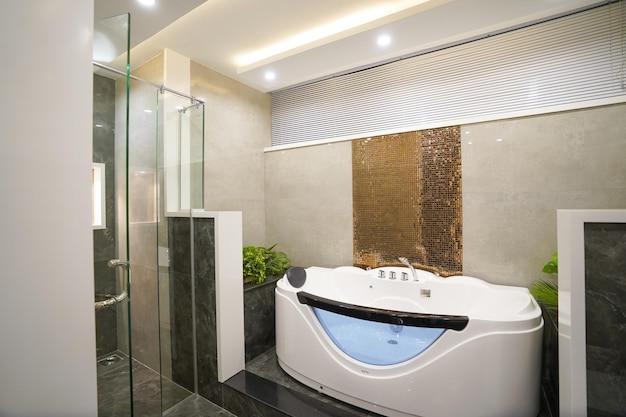 Benefits of Walk-In Tubs